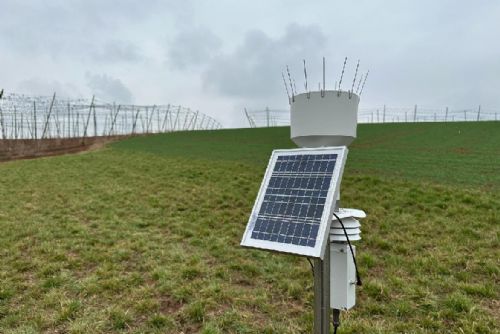 Foto: Tuzemské chmelnice pokryje síť meteostanic. Díky Prazdroji