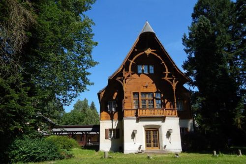 Foto: U loveckého zámečku Tři trubky se otevře Dům přírody Brd