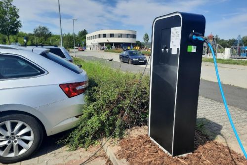Foto: U Škodalandu je nabíjecí stanice pro elektroauta