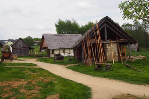 Foto: V Bärnau vznikne přírodní eko-osada s využitím know how středověkého stavitelství