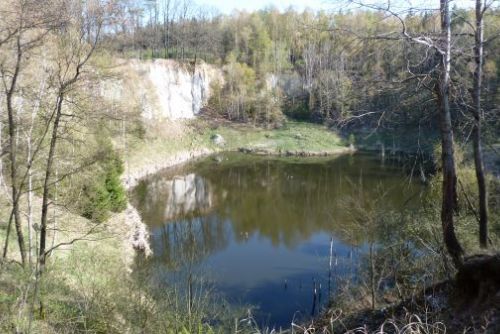 Foto: V Horní Bříze na Plzeňsku budí vášně zatopené lomy