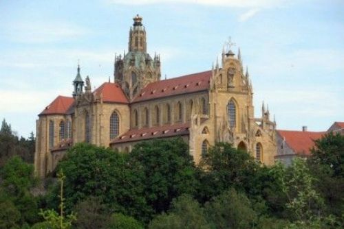 Foto: V klášteře v Kladrubech se vyboulila podlaha
