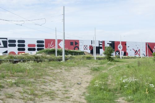 Foto: V Plzni na Borských polích vznikl největší mural art v kraji
