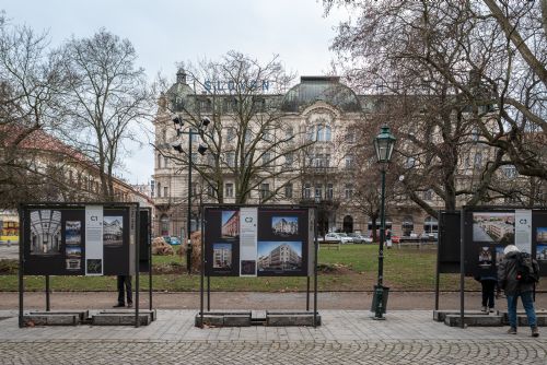 Foto: V Plzni se představují výstavy věnované stavitelům města a vizuálnímu smogu 