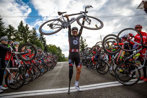 Foto: V Plzni si na „odvetě“ zopakoval vítězství Martin Hebík, Jiří Ježek kroužil rozlučkové kolečko