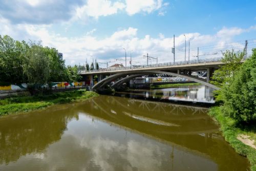 Foto: V Plzni začala oprava mostu Milénia