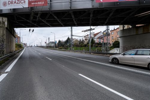 Foto: V sobotu se otevírá zrekonstruovaná vozovka v ulici U Trati