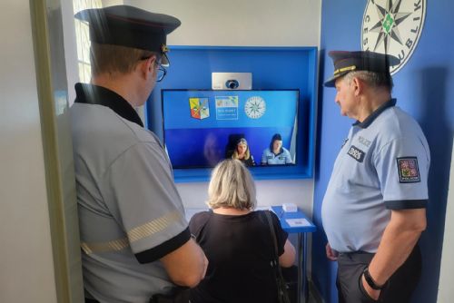 Foto: Ve Švihově policisté otevřeli šestý Pol Point v kraji