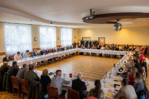 Foto: Vedení Plzeňského kraje zahájilo sérii setkání se starosty měst a obcí 