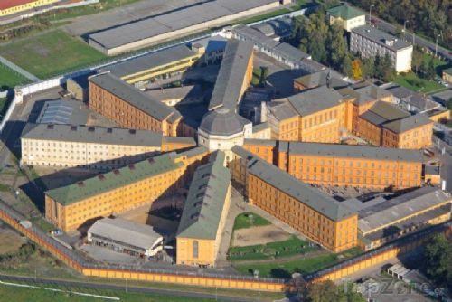 Foto: Vězni v Plzni na Borech budou mít v celách 19 stupňů