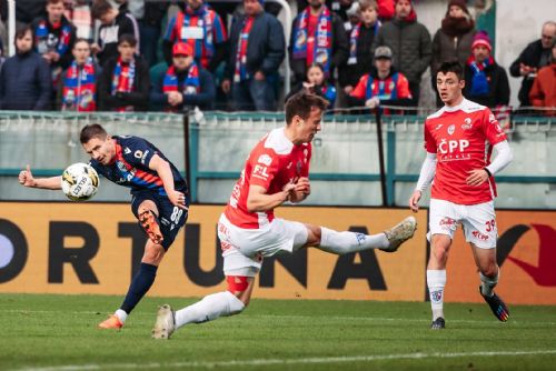 Foto: Viktoriáni uzavřeli podzim remízou s Pardubicemi