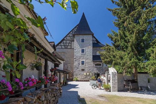 Foto: Vinotéka, restaurace, apartmány, rytířské sály - to vše nabídne hrad Vildštejn!