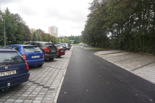 Foto: U Borského parku je nové parkoviště, vsakuje dešťovou vodu