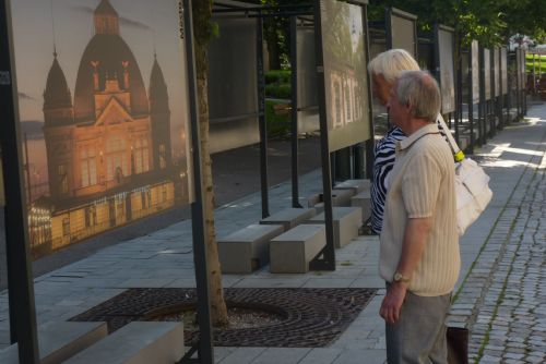 Foto: Výstava Industriální stopy v architektuře osvěží Kopeckého sady po celý srpen