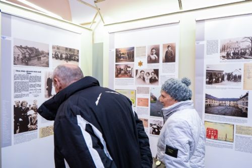 Foto: Výstava na radnici připomíná holocaust plzeňských Židů  