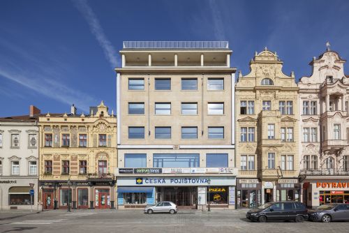 Foto: Výstava ve Smetanových sadech představuje stezky po architektuře let 1914–1948 