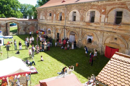 Foto: Výtěžek z Barokní veselice přispěje na opravu zámku Čečovice 
