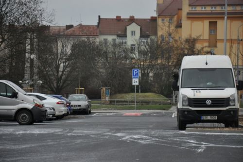Foto: Záchytné parkoviště na náměstí Emila Škody bude fungovat od středy