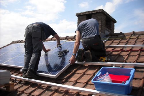 Foto: Zájem o fotovoltaiku roste, může si ji dovolit i střední třída