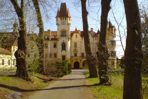 Foto: Žinkovy, Mirošov. V kraji jsou na prodej zámky