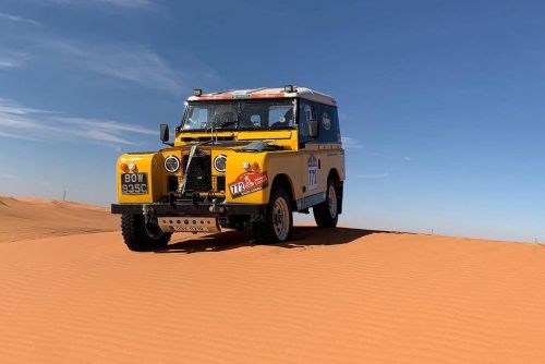 Foto: DAKARSKÝ VETERÁN LAND ROVER V PLZNI