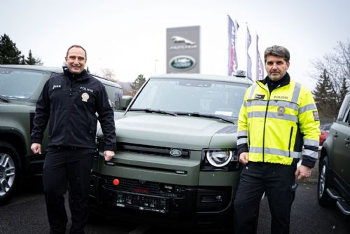obrázek:LAND ROVERY PRO POLICII