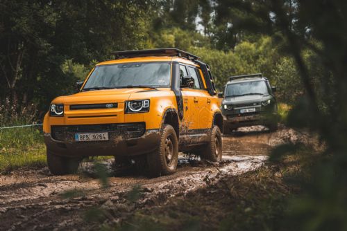 Foto: LANDR ROVER DEFENDER MISSION Z PLZNĚ