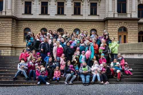 obrázek:Představení  činnosti spolku Nošenky z Plzně, z.s.