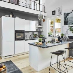 Kuchyňský ostrůvek v malých bytech? Tipy, jak efektivně pracovat s prostorem