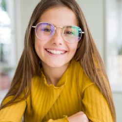 Tupozrakost: Jak vzniká a jaké jsou možnosti léčby? Konvenční i moderní