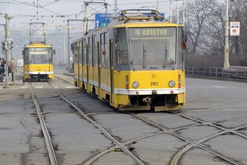 Foto: Na tramvajové trati mezi vozovnou Slovany a Světovarem začala výluka