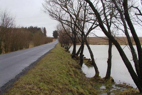 Foto: Náledí může trápit řidiče jen na horách