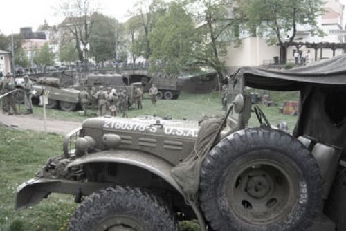 Foto: V Mlýnské strouze vyrostl americký vojenský kemp