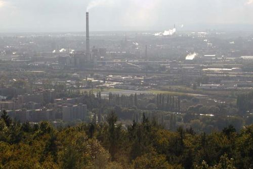 Foto: Plzeňané se baví lezením po komínech