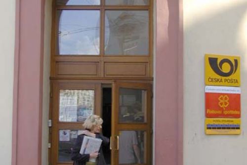 Foto: Podvodník rozesílal místo mobilů bezcenné balíčky
