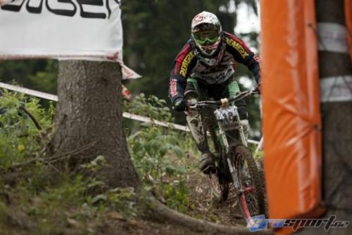 Foto: Víkend na Špičáku patří iXS European Downhill Cupu