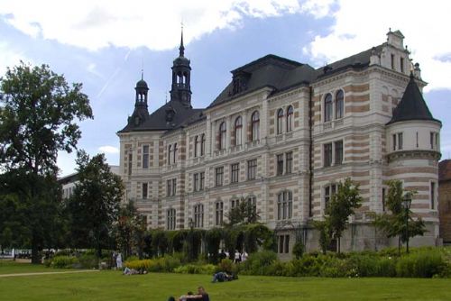 Foto: Výstava Šaty dělaj´ člověka je i pro nevidomé