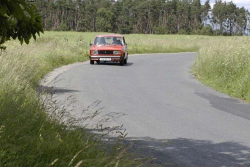 Foto: Řidiči u Domažlic vběhlo pod kola prase