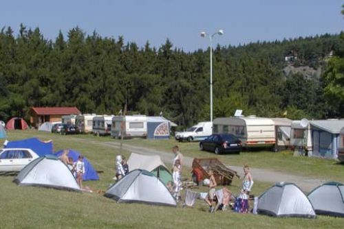 Foto: O letní dovolenou v kempech v kraji je velký zájem