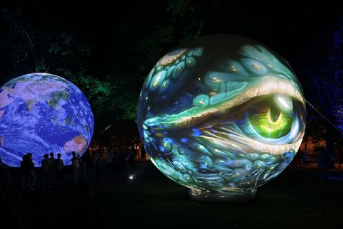 obrázek:BLIK BLIK letos poprvé rozsvítí tři večery, tématem bude „Symbióza“