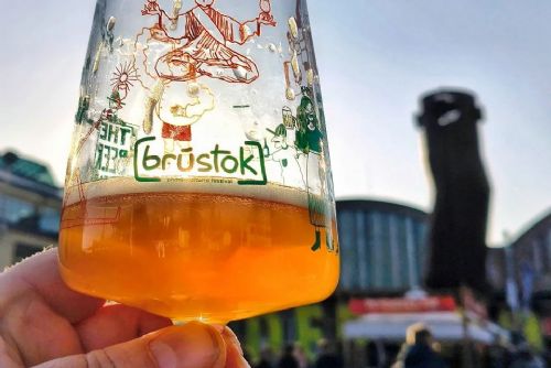 obrázek:Brustok se o víkendu vrací do Plzně. Desítky piv, jídlo a hudba na nádvoří Prazdroje