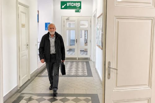 obrázek:Bývalý důstojník StB z Plzně dostal dva roky s podmínkou za nátlak na signatáře Charty 77
