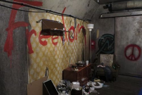 obrázek:Do Klatov přijede jediný protidrogový vlak na světě. Revolution Train otevře i pro veřejnost