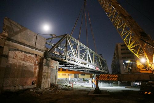 Foto: Faltusův most míří za Plzeň na Krkavec