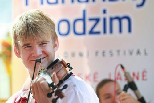 obrázek:Mariánské Lázně roztančí folklor. Čtyři dny krojů, hudby a velkého festivalového programu