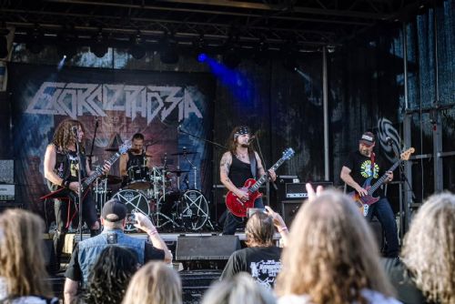 obrázek:Metalový festival v Sušici ukončila tragédie. Návštěvník po náhlém kolapsu zemřel