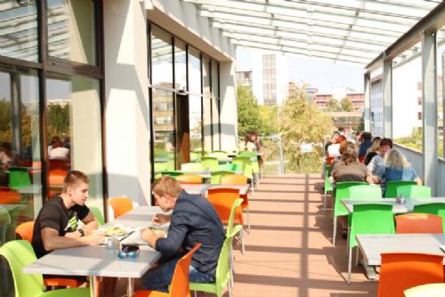 obrázek:Ministerstvo škrtlo miliony na menzy. ZČU v Plzni zaplatí přes 3 miliony a obědy nezdraží