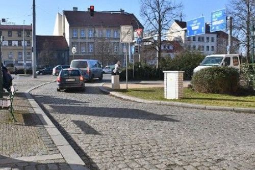 Foto: Plzeň zrychlí výjezd z Veleslavínovy: nové chodníky a cyklostezky do 2025