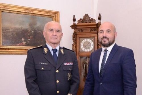 Foto: Plzeňský primátor ocenil Mašteru za přínos městu