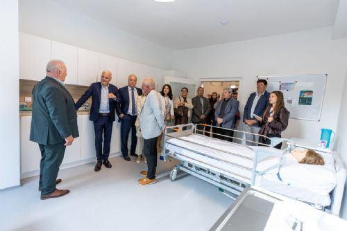 obrázek:Škola v Plané otevřela modelové nemocniční, hotelové a sociální učebny. Za 55 mil